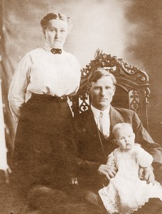 Ottie,Harry, & baby Mildred. Circa 1912